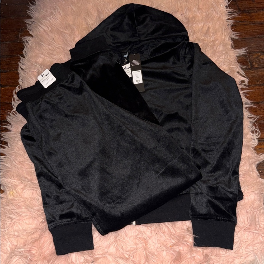 Fashion Nova Trendsetter Velour Set